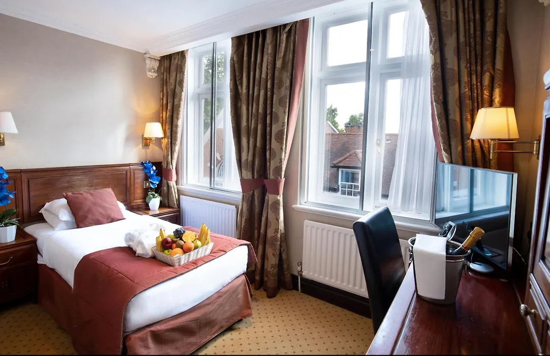 Rochester Hotel By Blue Orchid-1